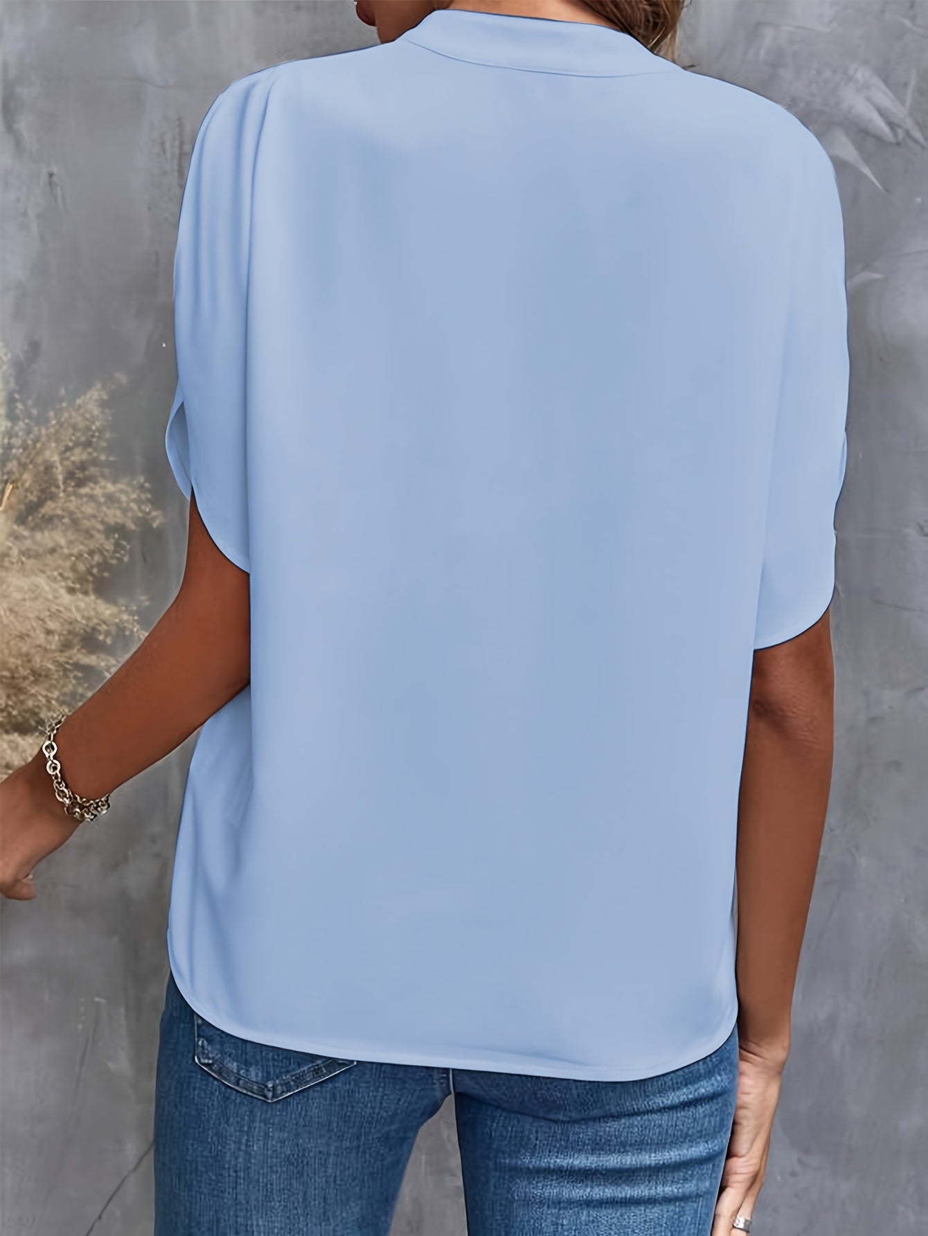 Elora | Relaxed V-Neck Top